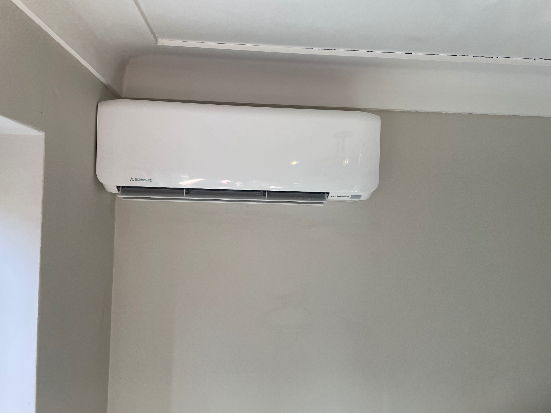 Mitsubishi Heavy Industries wall-mounted indoor air conditioning unit fitted in a Sutton home